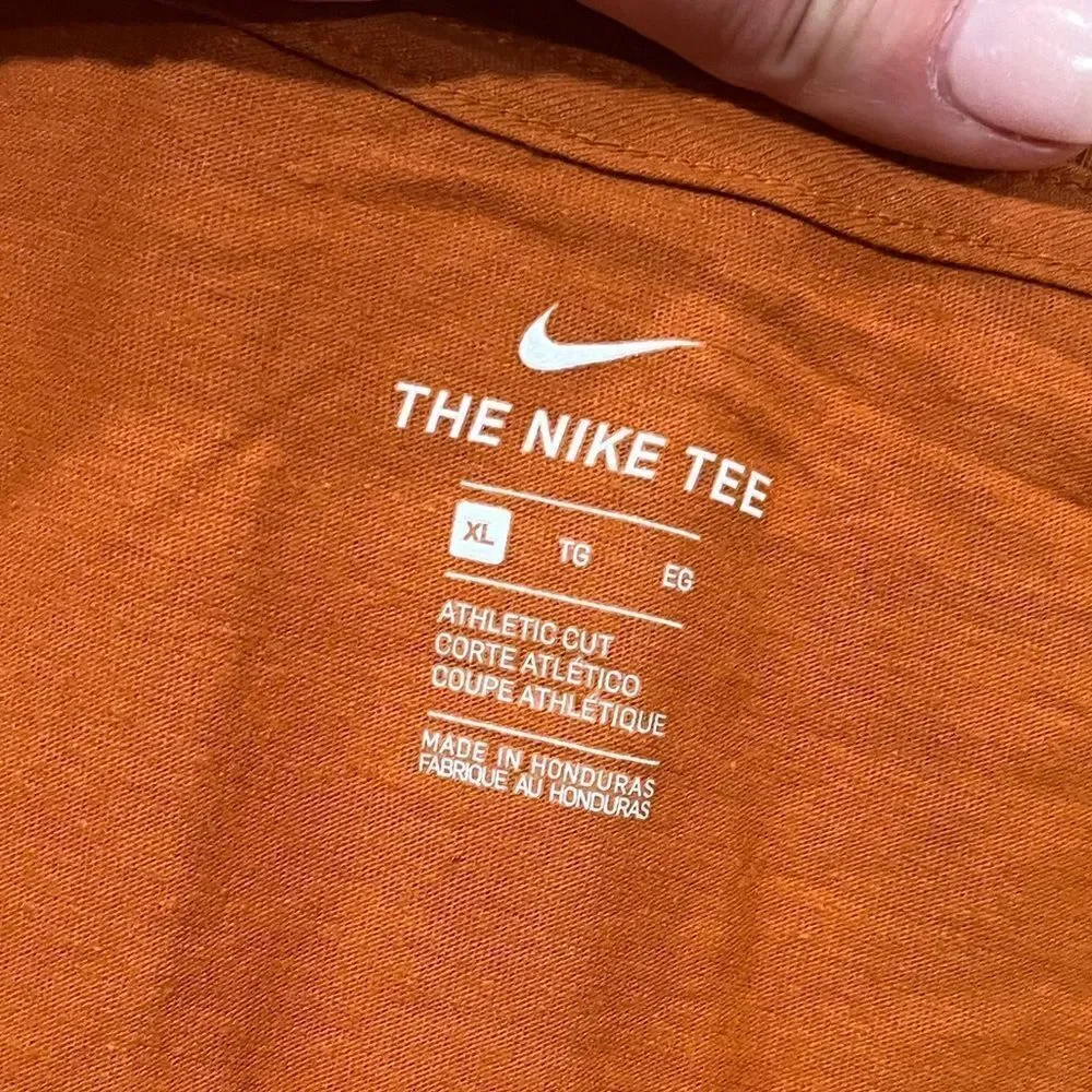 NWOT Nike Basic Tee Athletic Cut Short Sleeve Crewneck Pullover Cotton Orange XL